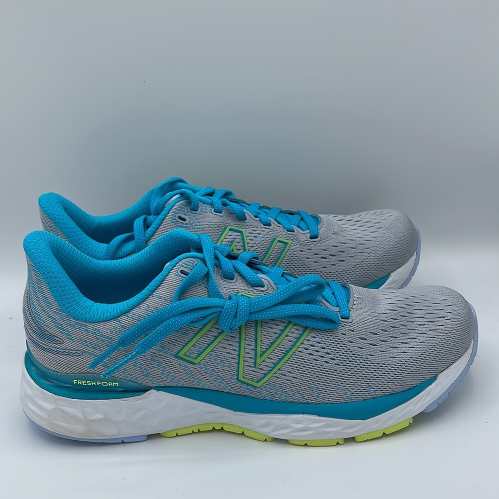 New Balance Women's W880S11 Size 9
